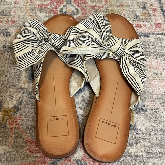Dolce Vita Parin Striped Oversize Bow Sandals - Picture 5 of 7